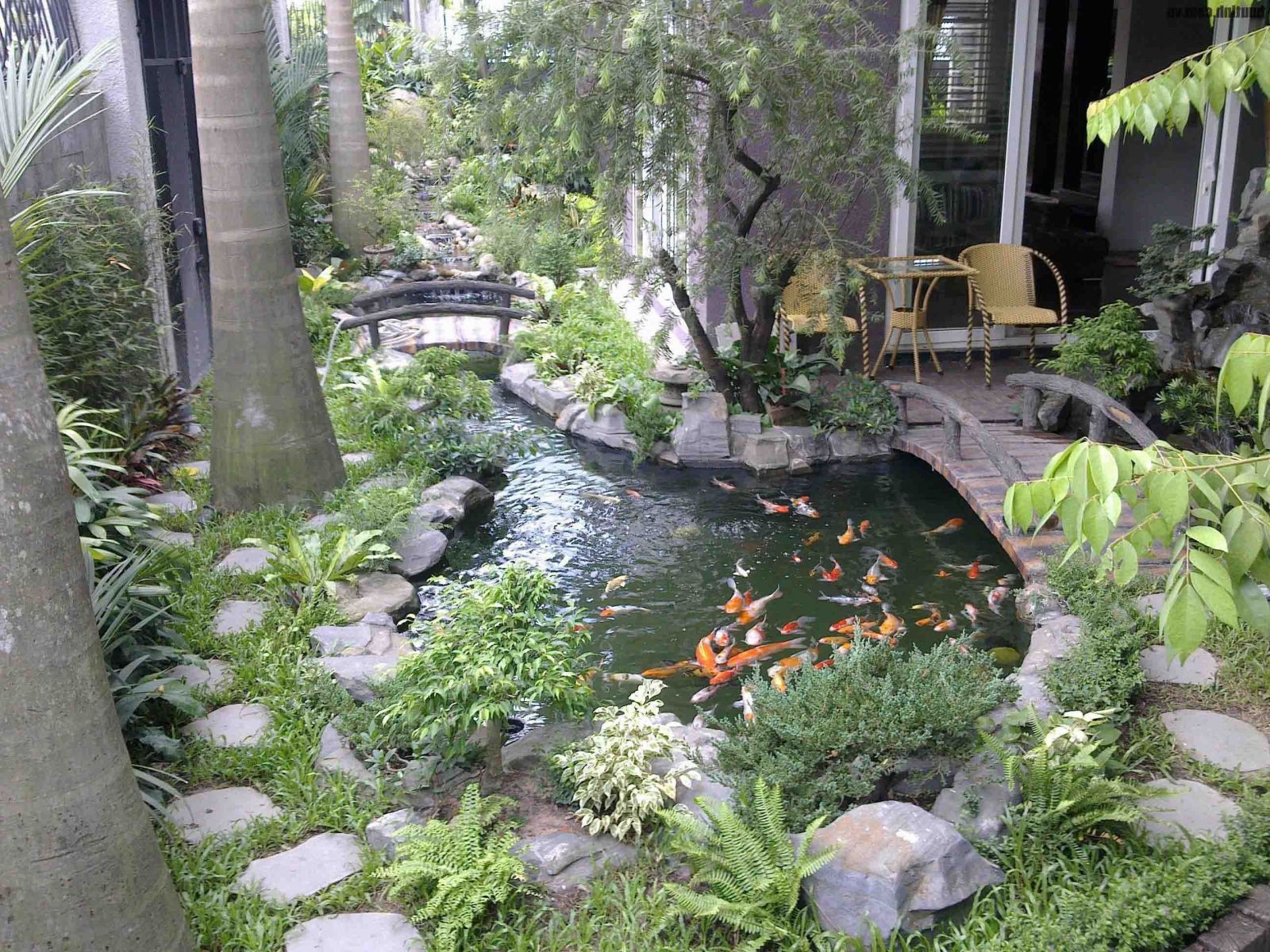 Sân vườn kết hợp hồ cá Koi Nhật Anh Minh - Vinhomes Riverside